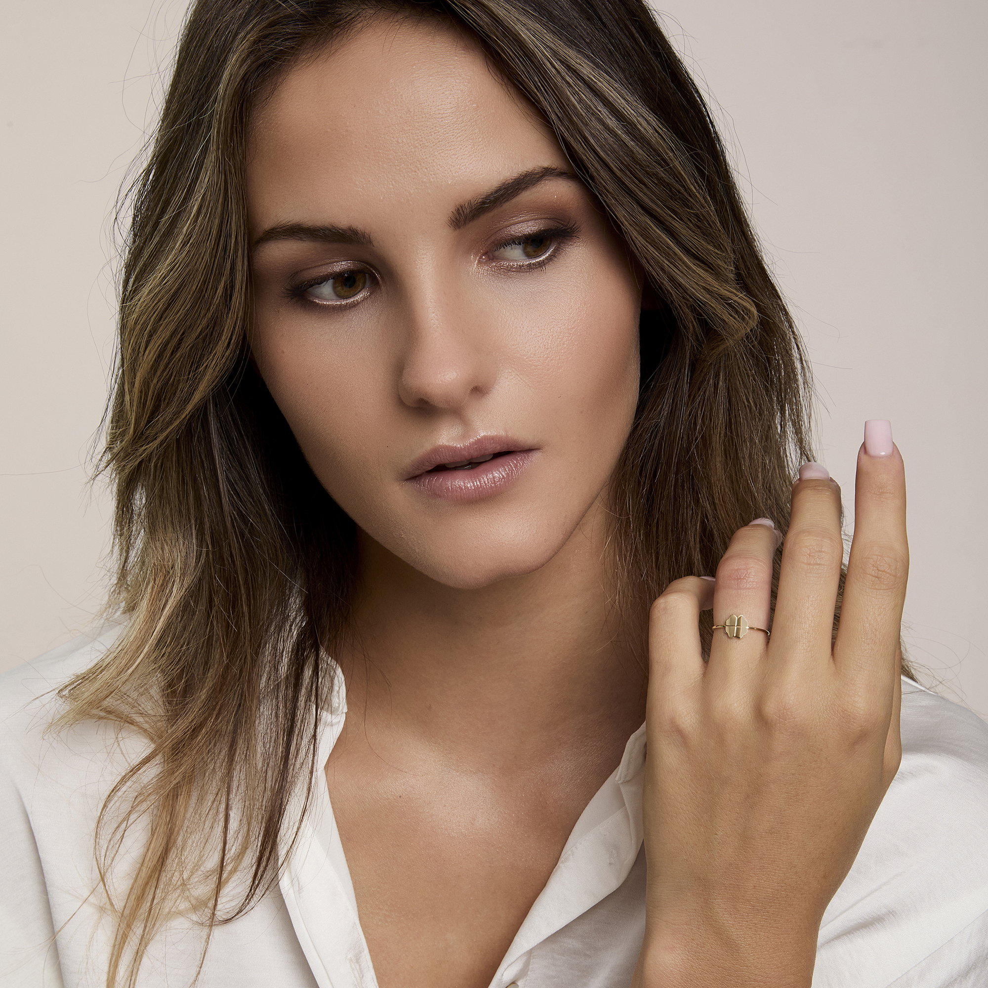 ANELLO IN ORO CON SIMBOLO QUADRIFOGLIO SECONDA MISURA IN LASTRA
