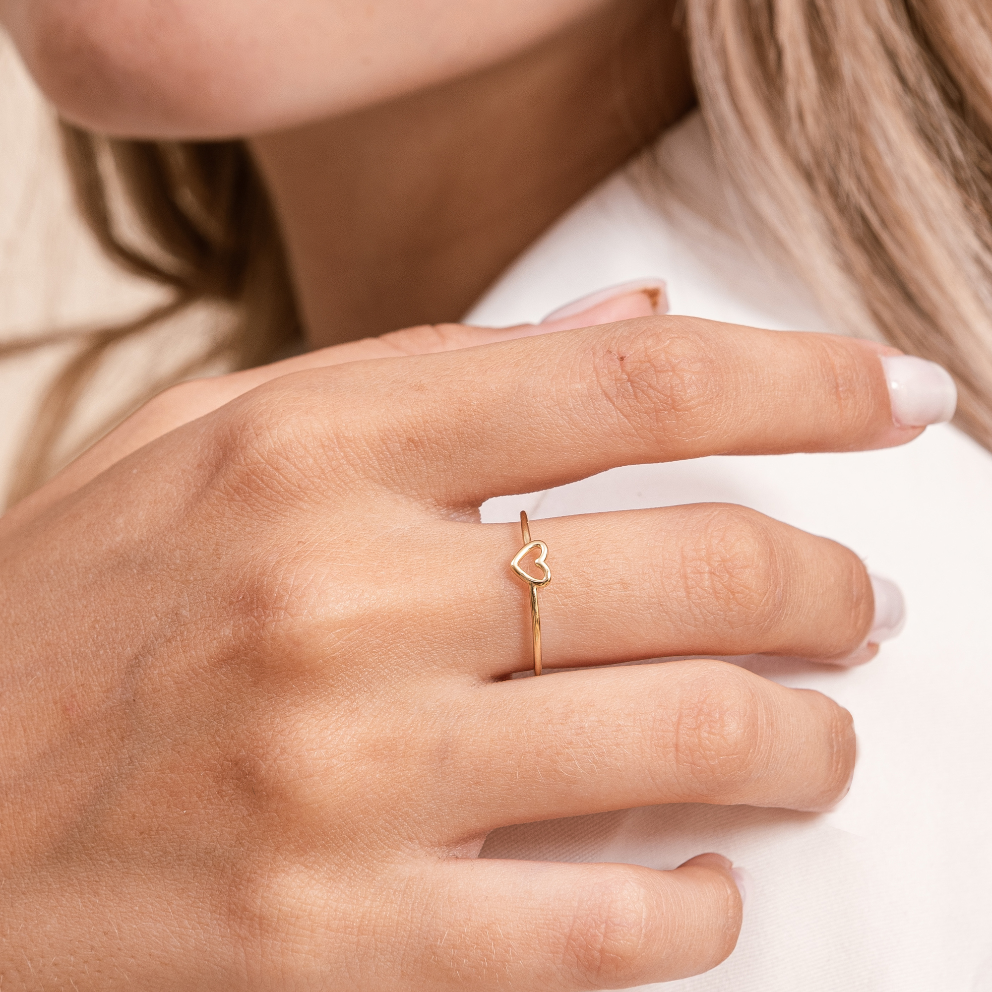 ANELLO IN ORO CON SIMBOLO CUORE PRIMA MISURA IN FILO